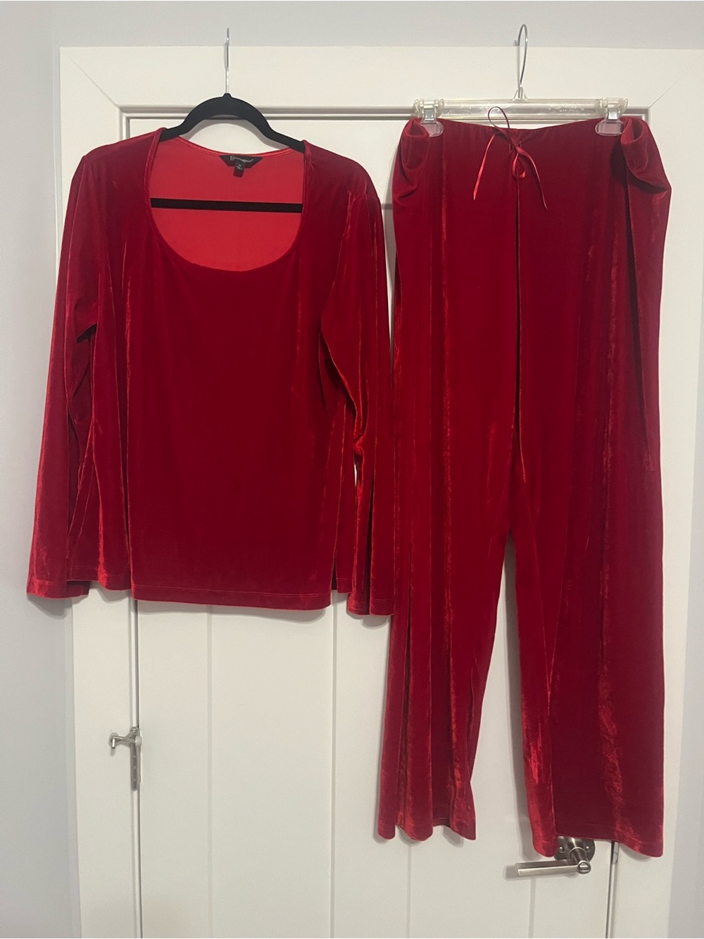 Pajamagram 1X 2 piece pajama Women’s Velvet Lounge Set Deep Red